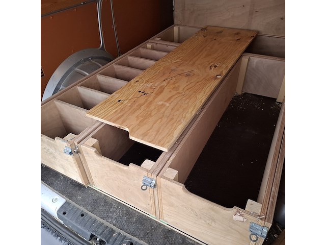 Bedrijfswagen, volkswagen, transporter - afbeelding 36 van  45