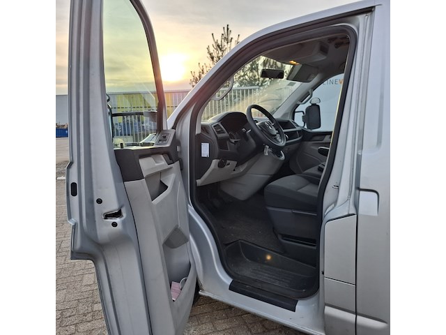 Bedrijfswagen, volkswagen, transporter - afbeelding 16 van  45