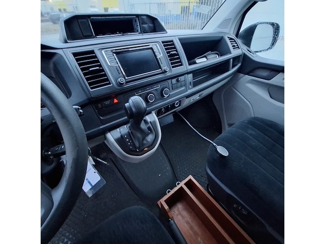Bedrijfswagen, volkswagen, transporter - afbeelding 25 van  46