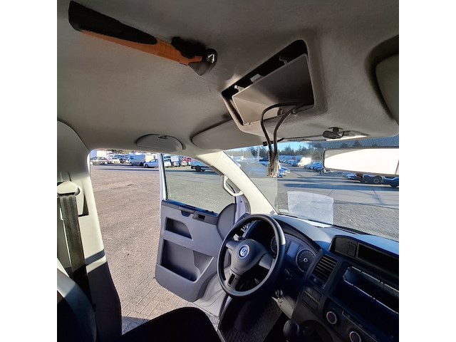 Bedrijfswagen, volkswagen, transporter - afbeelding 7 van  43