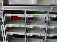 Bedrijfswagenrichting transportainer.nl. 308 cm x 37 ,5 cm. hoogte 170 cm. met 16 vakken met geleider t.b.v... - afbeelding 3 van  9