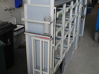 Bedrijfswagenrichting transportainer.nl. 308 cm x 37 ,5 cm. hoogte 170 cm. met 16 vakken met geleider t.b.v... - afbeelding 9 van  9