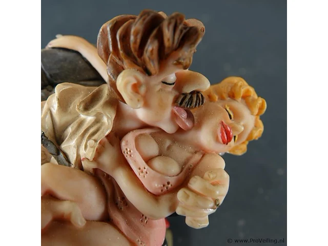 Beeld "aw, come on!" naar de bekende tekeningen van robert crumb, gemaakt door fabrikant parastone. polystone - afbeelding 3 van  5