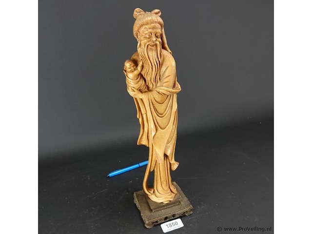 Beeld chinese wijze met kind op basement - afbeelding 2 van  5