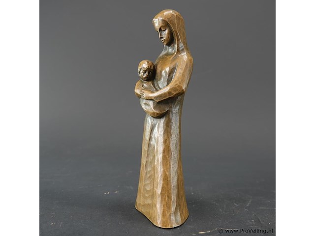 Beeld dat de maagd maria met het kindje jezus - afbeelding 4 van  5
