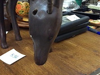 Beeld hout antilope ( één hoorn ontbreekt ) - afbeelding 2 van  3