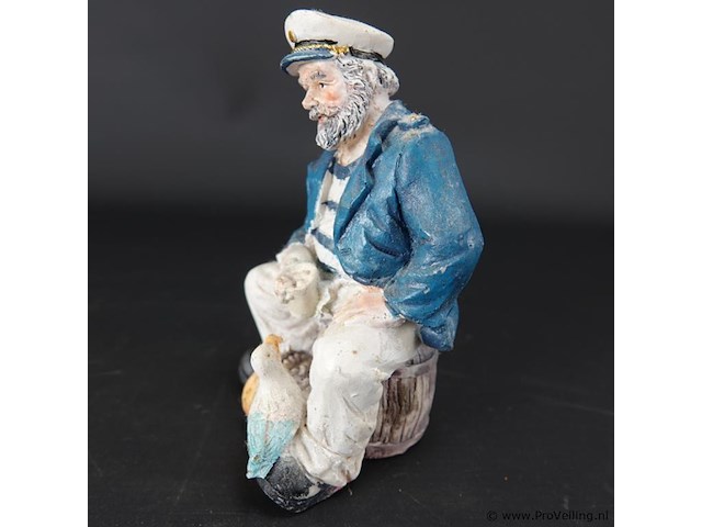 Beeld kapitein - afbeelding 2 van  5