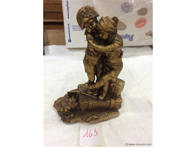 Beeld (kunststof ) - afbeelding 1 van  3