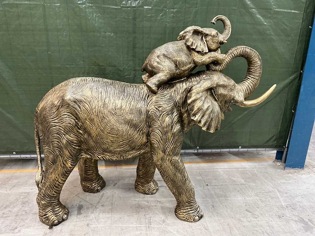Beeld olifant met jong - afbeelding 1 van  11
