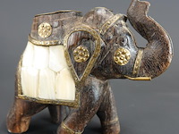 Beeld olifant met koper en paarlemoer - afbeelding 4 van  5