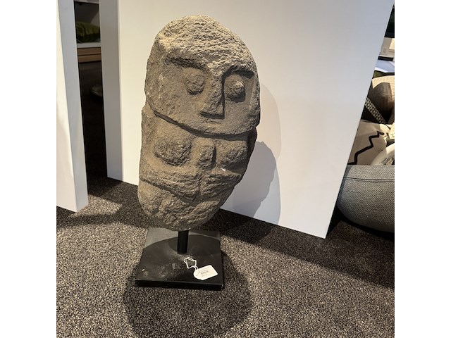 Beeld op voet raw interiors - afbeelding 1 van  3