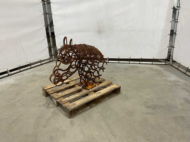 Beeld paardenhoofd - afbeelding 1 van  9