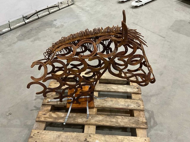 Beeld paardenhoofd - afbeelding 5 van  9