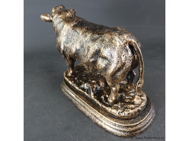 Beeld stier - afbeelding 4 van  5