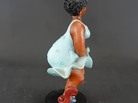 Beeld van de 'dikke dame' of 'big mama'. polystone - afbeelding 4 van  5