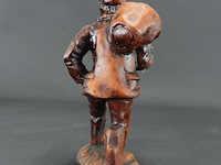 Beeld zeeman met knapzak - afbeelding 4 van  5