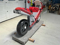 Beeldhouwwerk motor ducati racemotor - afbeelding 4 van  7
