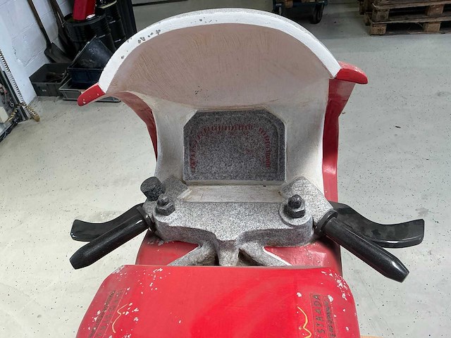 Beeldhouwwerk motor ducati racemotor - afbeelding 5 van  7