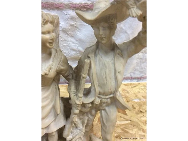 Beeldje kunsstof - afbeelding 3 van  3