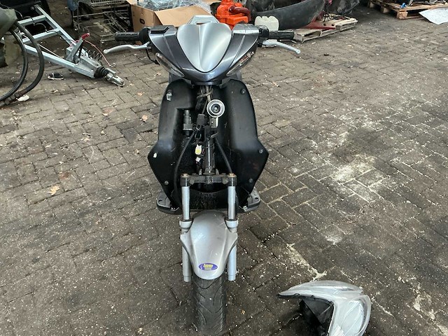 Beeline veloce 25-kmh scooter - afbeelding 7 van  14