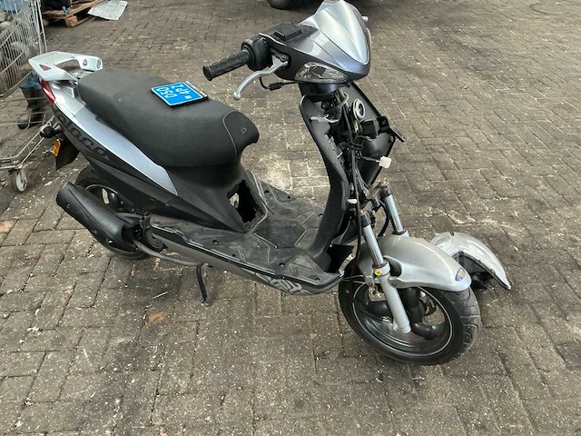 Beeline veloce 25-kmh scooter - afbeelding 8 van  14