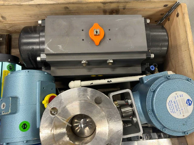 Beetle - partij pneumatische actuatoren, ventielen en industriële klepcomponenten - afbeelding 13 van  15