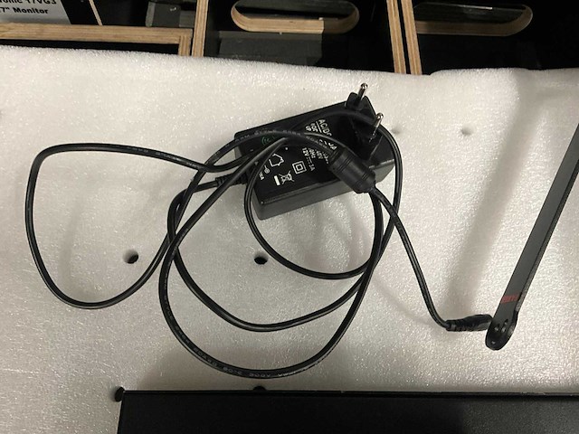 Beetronic 17vg3 17” monitor (2x) - afbeelding 6 van  9