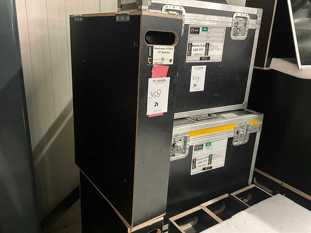 Beetronic 17vg3 17” monitor (2x) - afbeelding 8 van  9