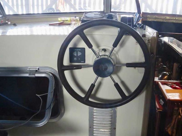 Bege - 800s - motorjacht - afbeelding 18 van  20