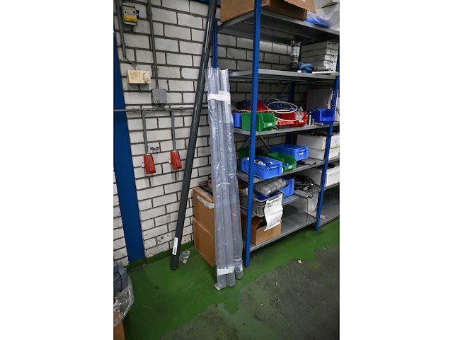 Begra 2 secties legbordstelling met volledige inhoud met (festo) onderdelen - afbeelding 13 van  14