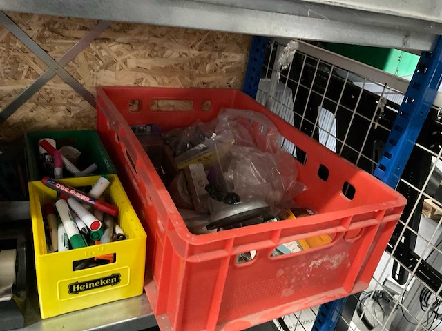 Begra magazijnstelling met inhoud - afbeelding 9 van  12