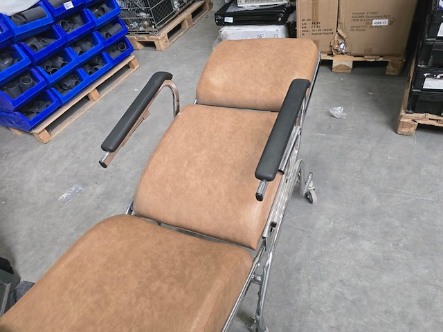 Behandelstoel verstelbaar design, metalenframe - afbeelding 2 van  11