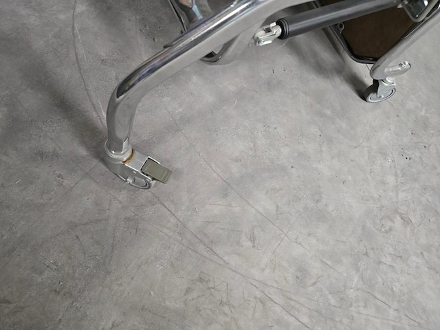 Behandelstoel verstelbaar design, metalenframe - afbeelding 7 van  11