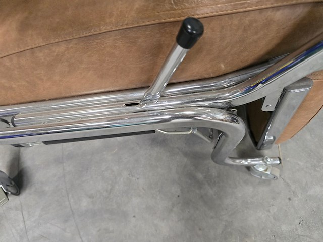 Behandelstoel verstelbaar design, metalenframe - afbeelding 8 van  11