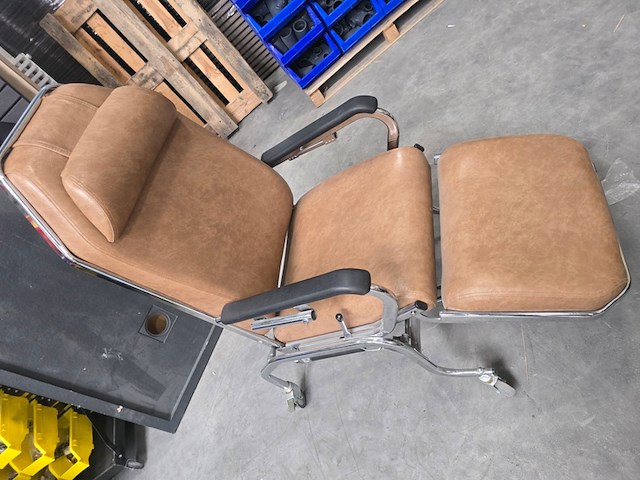 Behandelstoel verstelbaar design, metalenframe - afbeelding 10 van  11