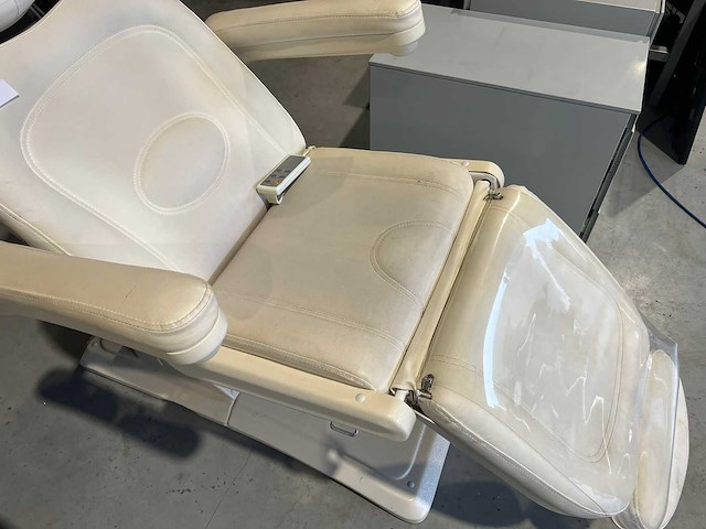 Behandelstoel - afbeelding 2 van  4