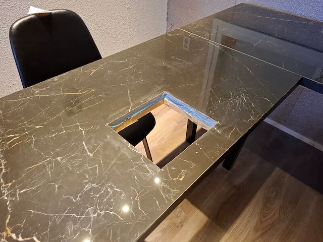 Behandeltafel voor o.a. manicure - afbeelding 3 van  4
