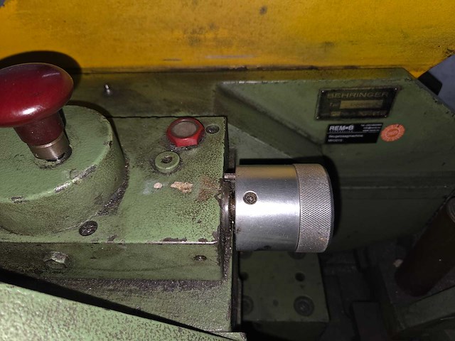 Behringer - 1985 - ks400hy - beugelzaagmachine - afbeelding 12 van  24