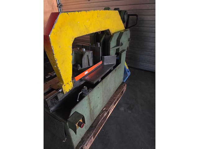 Behringer - 1985 - ks400hy - beugelzaagmachine - afbeelding 16 van  24