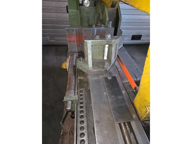 Behringer - 1985 - ks400hy - beugelzaagmachine - afbeelding 7 van  24