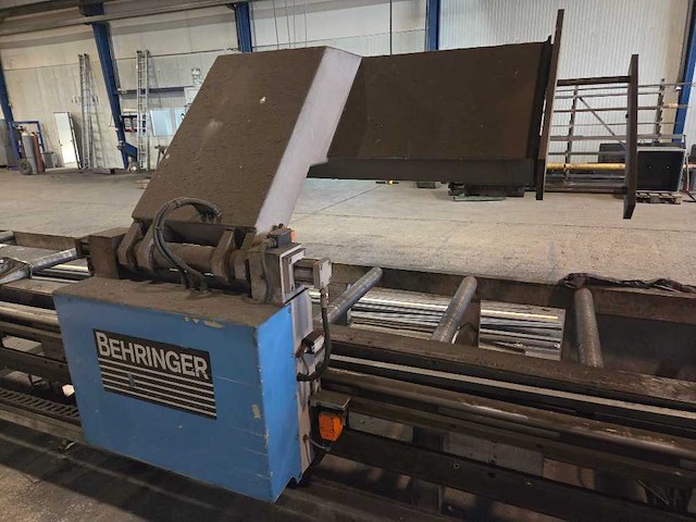 Behringer - 2002 - hbp 420/723g - cnc-bandzaagmachine - afbeelding 4 van  25