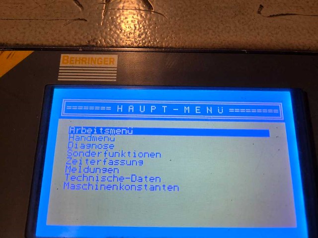 Behringer - 2002 - hbp 420/723g - cnc-bandzaagmachine - afbeelding 16 van  25