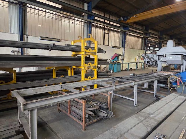 Behringer - 2002 - hbp 420/723g - cnc-bandzaagmachine - afbeelding 22 van  25