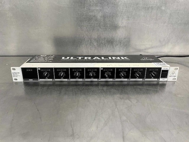 Behringer - ds2800 - professional splitter - afbeelding 1 van  2