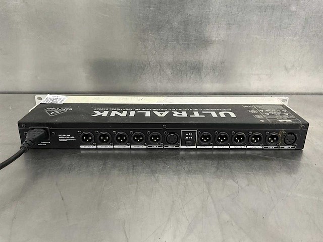 Behringer - ds2800 - professional splitter - afbeelding 2 van  2