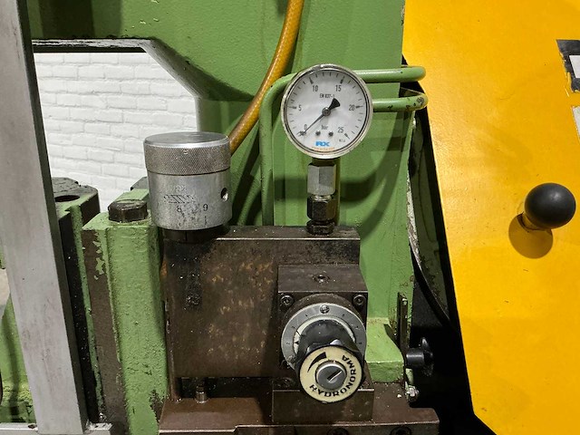 Behringer - hbp-340x500mm - metal vertical band sawing machine - 1984 - afbeelding 2 van  17