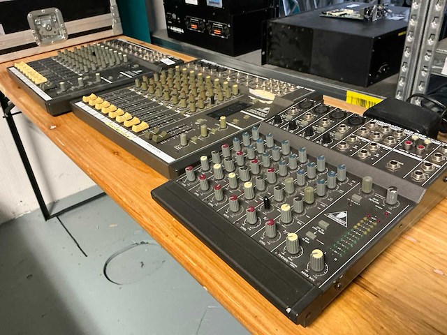 Behringer eurorack mx1602 analoge mengtafel (3x) - afbeelding 6 van  9