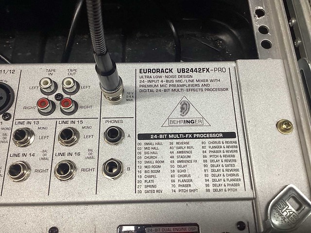 Behringer eurorack ub2442fx-pro analoge mengtafel - afbeelding 4 van  7