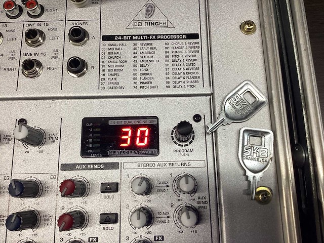 Behringer eurorack ub2442fx-pro analoge mengtafel - afbeelding 5 van  7