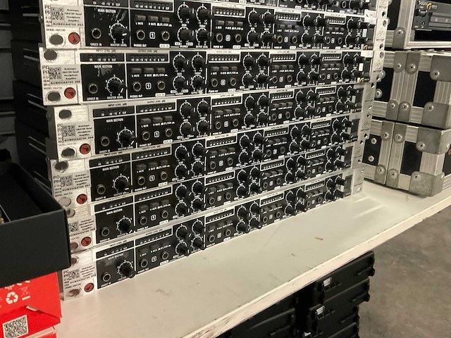 Behringer ha4700 versterker - afbeelding 5 van  6